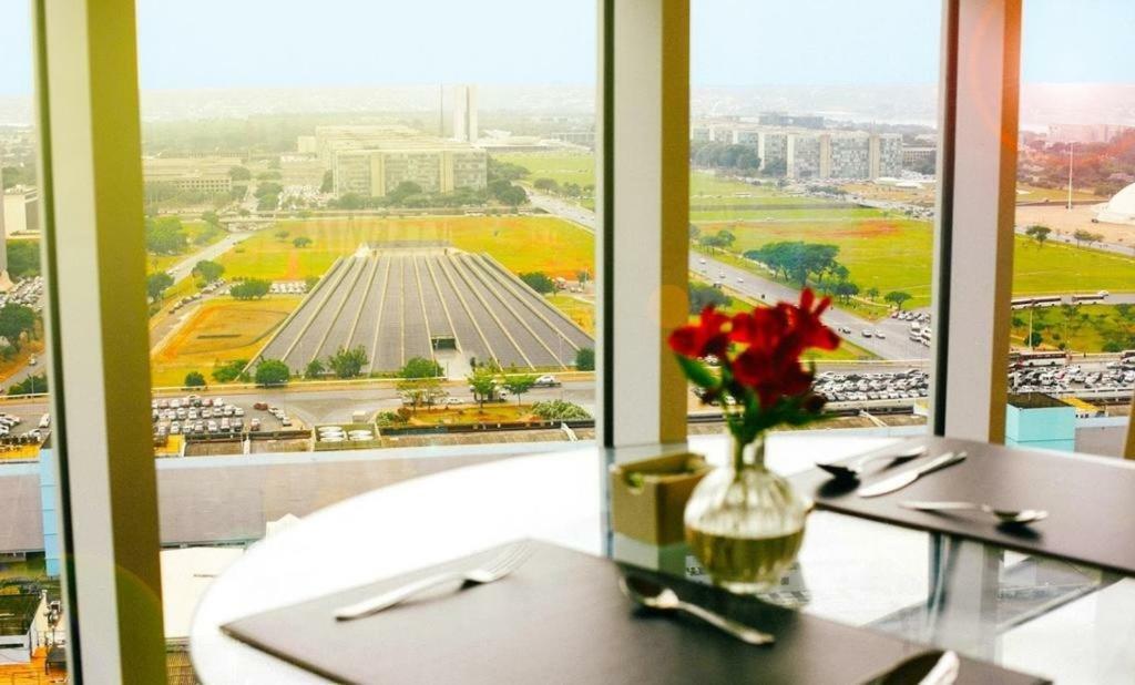 Ed Saint Moritz, Flat Com Garagem 02, Shn No Coracao De Brasilia Apartment Exterior foto